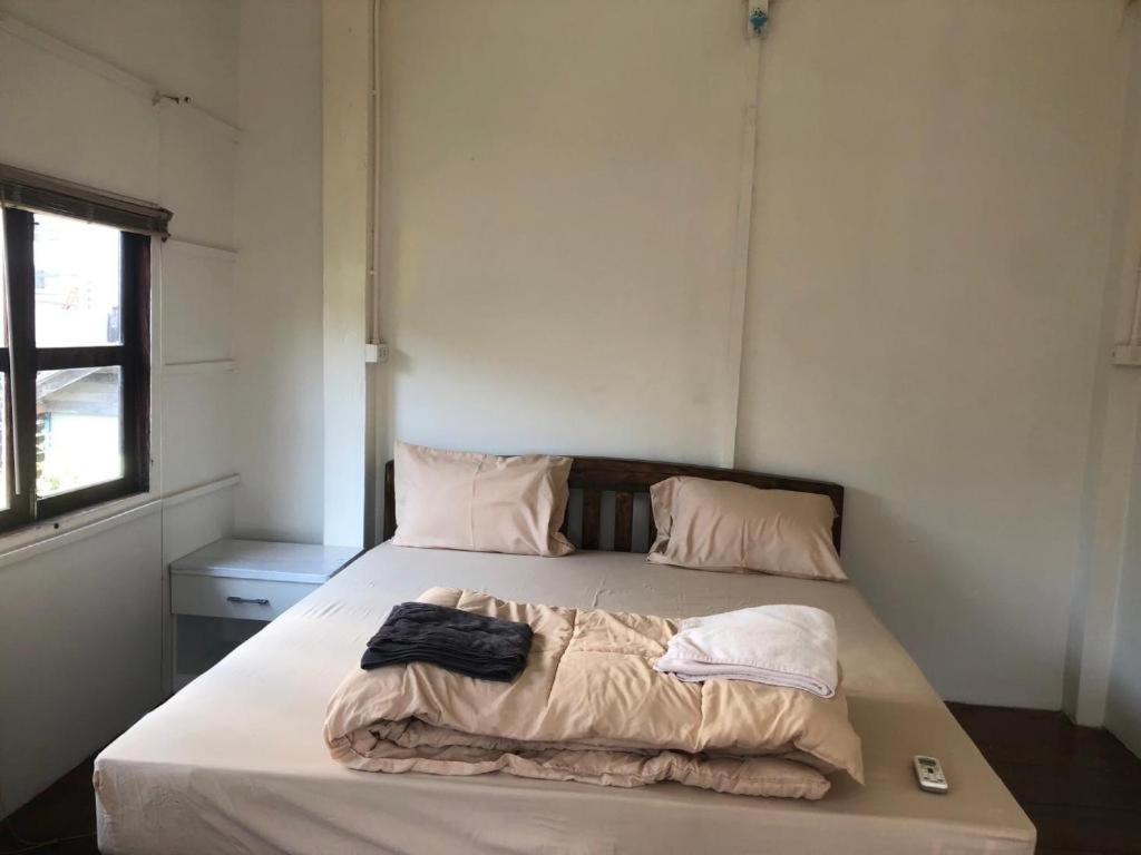 Hostel Nearthepark Backpack House Chiang Mai Exterior foto